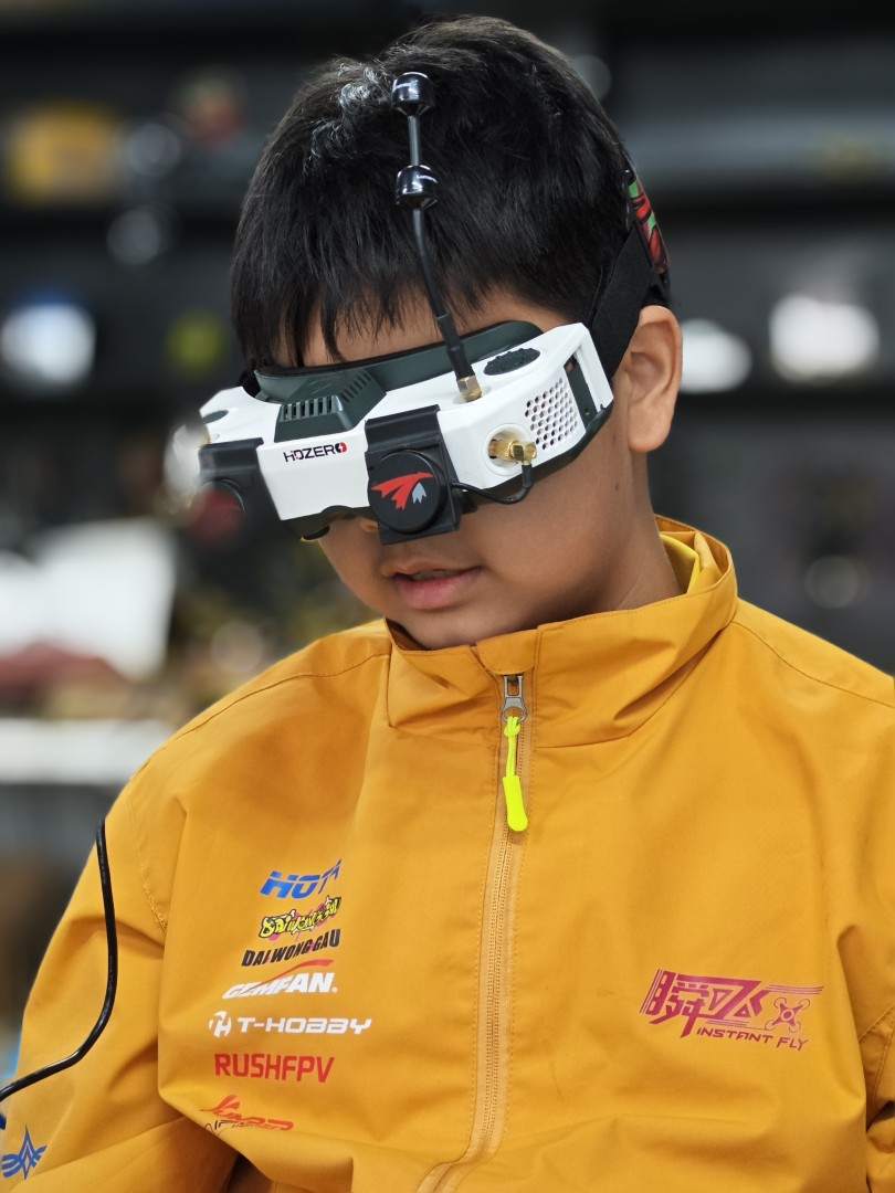 青少年无人机培训